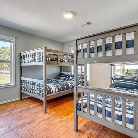 Expansive Bertram Retreat With Pool, On 28 Acres! Vila